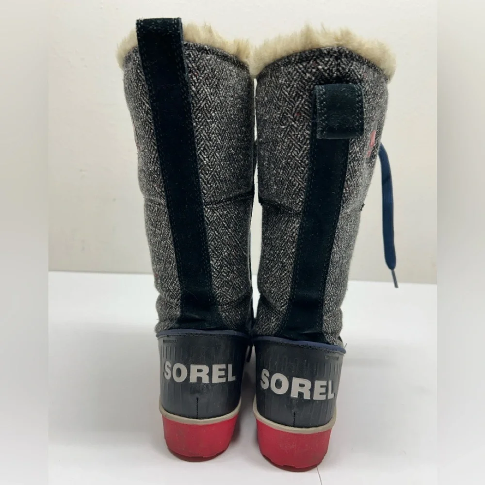 Sorel Women's Navy Blue and Red Winter Lace-Up Boots with Faux Fur Trim